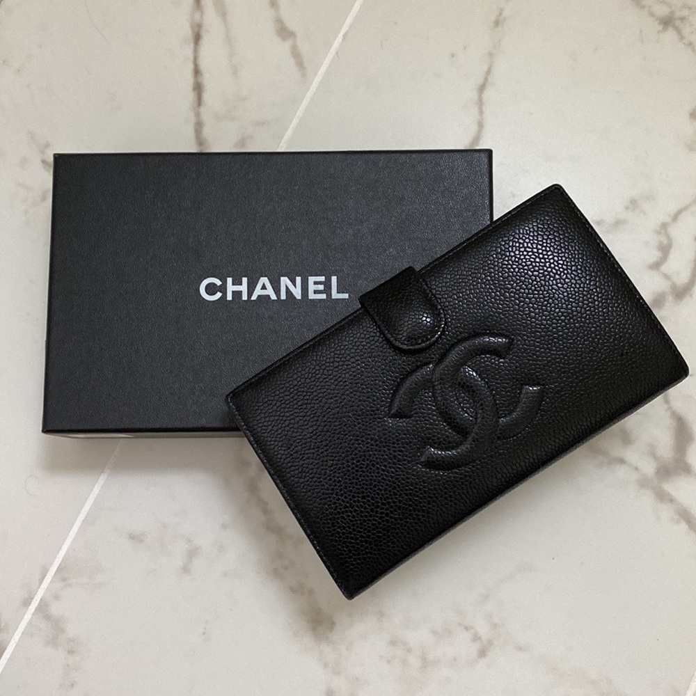 Authentic Chanel Classic Caviar Leather Black Wallet